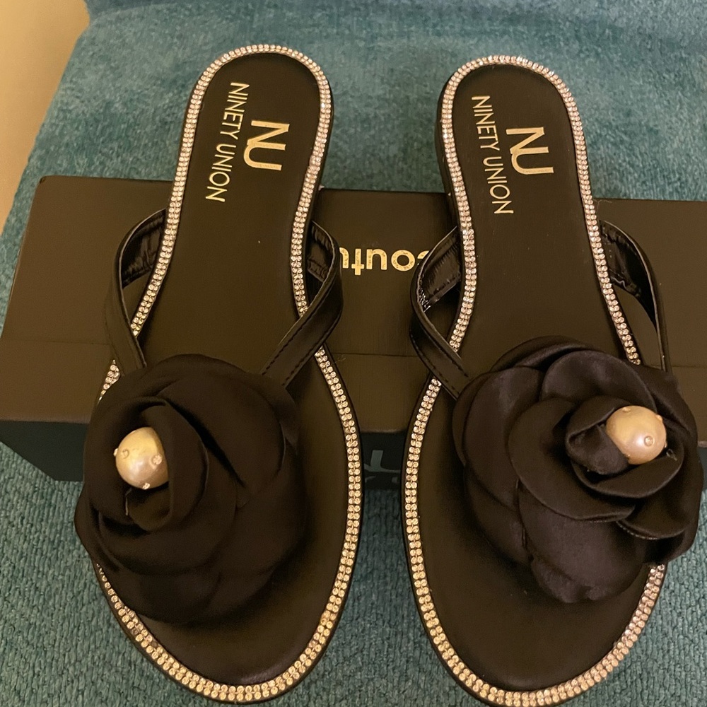 Black Flip Flops Diamond Accent